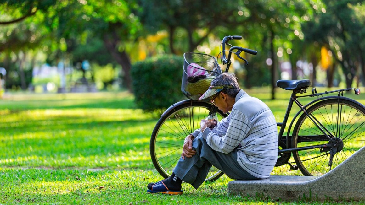 Aging Well: Tailoring Tech For Senior Health Needs